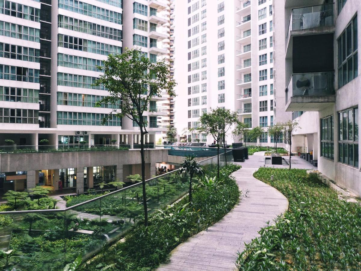 Хостел Regalia Skypool Klcc Куала-Лумпур Экстерьер фото