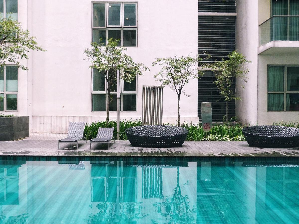 Хостел Regalia Skypool Klcc Куала-Лумпур Экстерьер фото